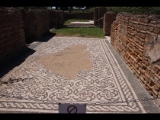 07518 ostia - regio iv - insula iii - domus su via della caupona (iv,iii,4) - raum (a) - vestibulum - bli ri nordwsten - 06-2024.jpg